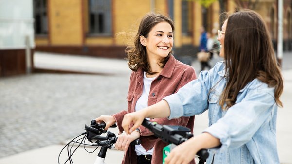 Deux étudiantes avant l’université – finance étudiante